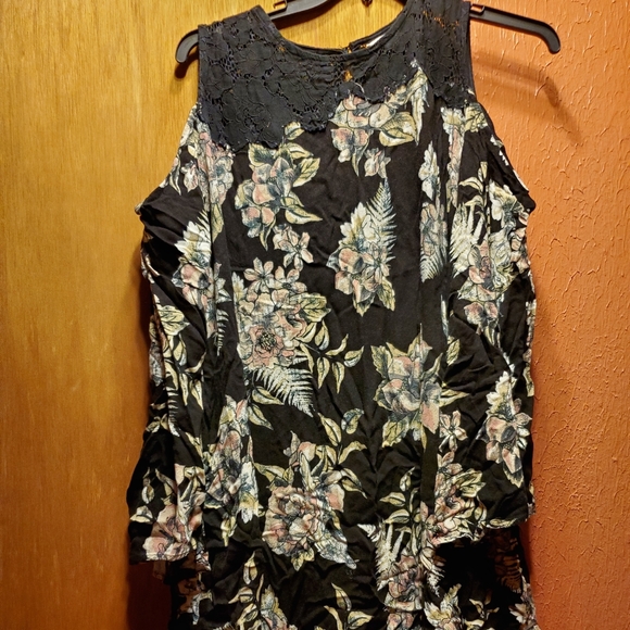 Tunic - Picture 2 of 3